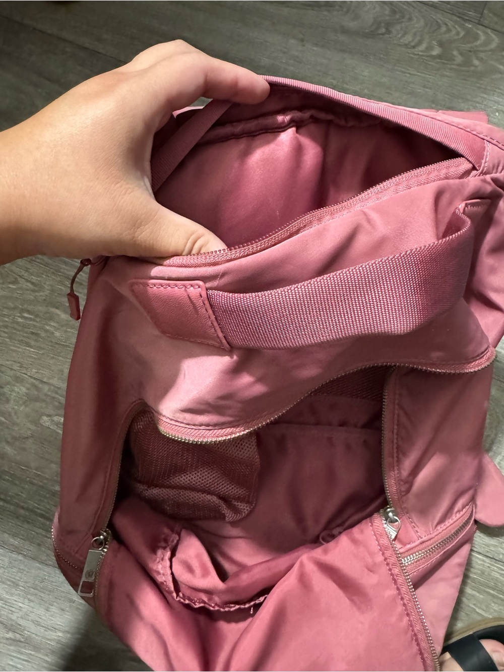 Pink lululemon backpack - Picture 7 of 11
